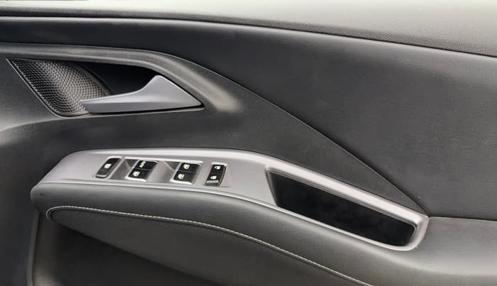 2024 MG HECTOR PLUS SHARP PRO 2.0 TURBO DIESEL 7 STR, Diesel, Manual, 21,040 km, Driver Side Door Panels Control