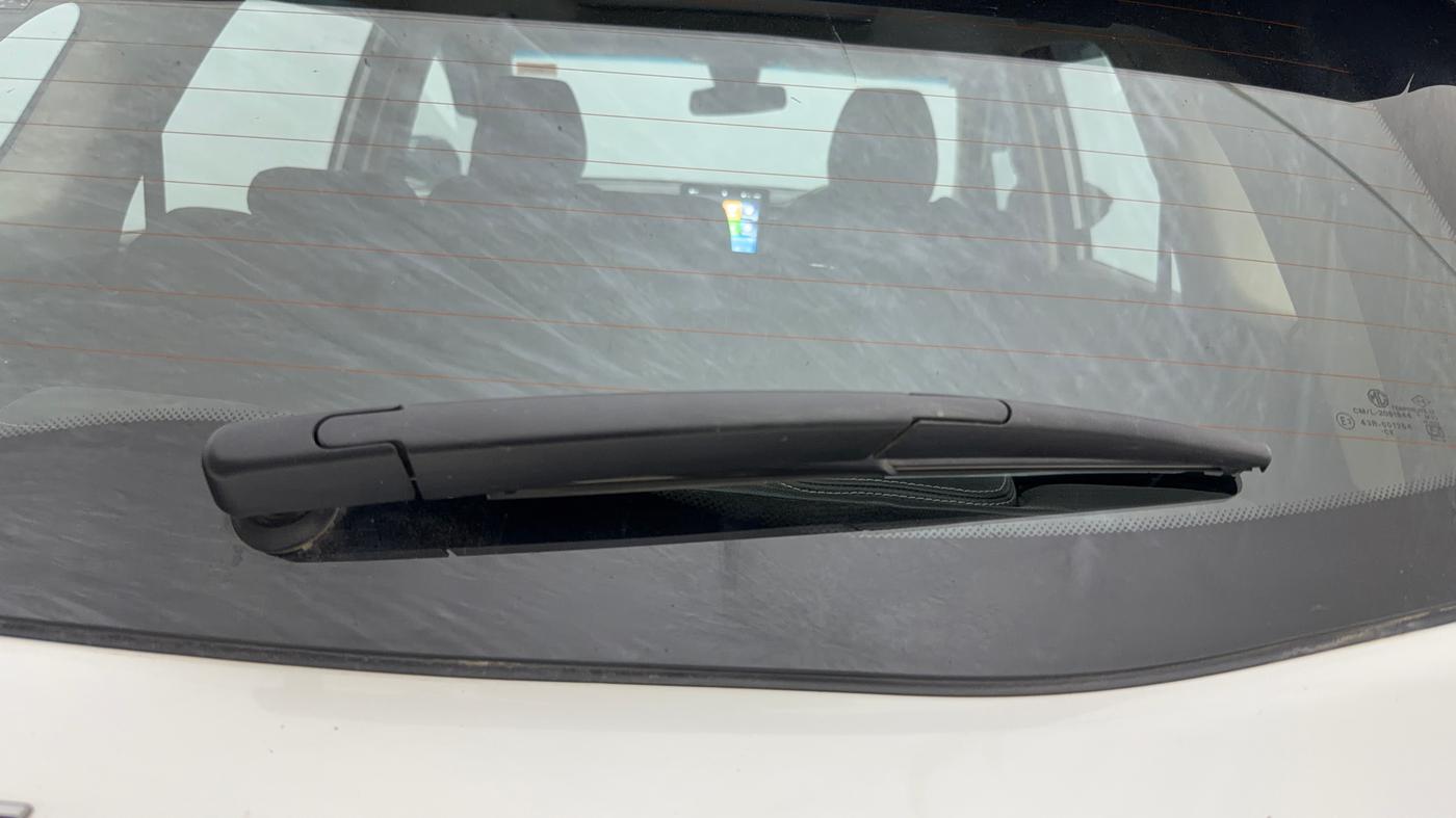 2024 MG HECTOR PLUS Sharp Pro Snowstorm 2.0 Turbo MT 7 STR, Diesel, Manual, 21,040 km, Rear Wiper