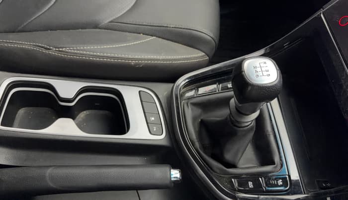2024 MG HECTOR PLUS SHARP PRO 2.0 TURBO DIESEL 7 STR, Diesel, Manual, 21,040 km, Gear Lever