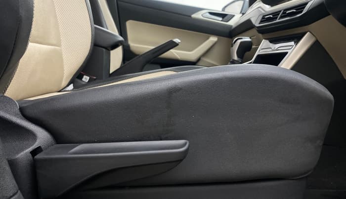 2022 Volkswagen VIRTUS TOPLINE TSI 1.0 AT, Petrol, Automatic, 87,598 km, Driver Side Adjustment Panel