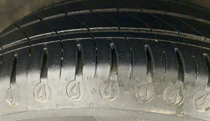 2014 Hyundai i20 ASTA 1.2, Petrol, Manual, 73,613 km, Right Front Tyre Tread