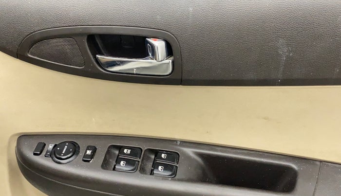 2014 Hyundai i20 ASTA 1.2, Petrol, Manual, 73,613 km, Right front window switch / handle - Minor damage