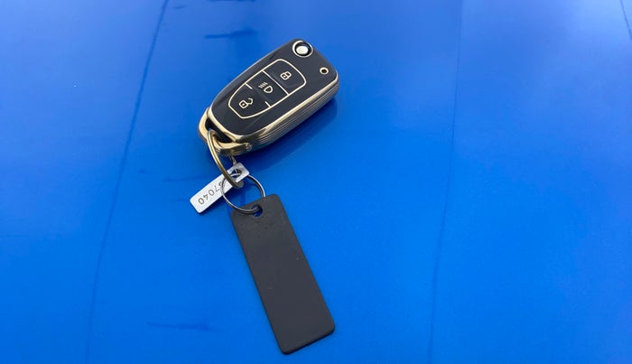 2018 Tata NEXON XMA PETROL, Petrol, Automatic, 41,901 km, Key Close Up