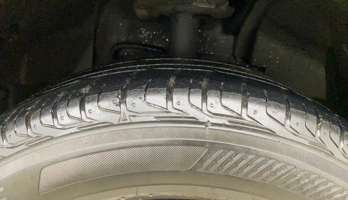 2018 Tata NEXON XMA PETROL, Petrol, Automatic, 41,901 km, Right Front Tyre Tread