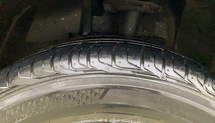 2018 Tata NEXON XMA PETROL, Petrol, Automatic, 41,901 km, Left Front Tyre Tread