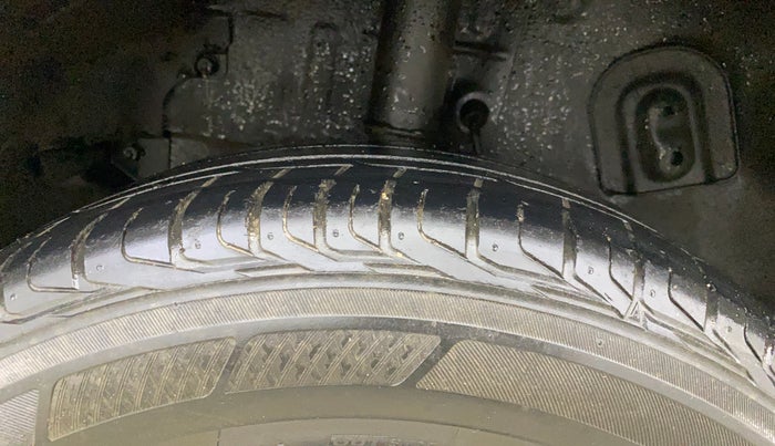 2018 Tata NEXON XMA PETROL, Petrol, Automatic, 41,901 km, Right Rear Tyre Tread