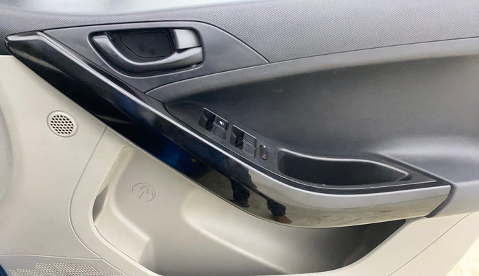 2018 Tata NEXON XMA PETROL, Petrol, Automatic, 41,901 km, Driver Side Door Panels Control