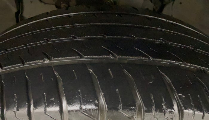 2018 Renault Duster 110 PS RXZ DIESEL, Diesel, Manual, 54,100 km, Left Front Tyre Tread