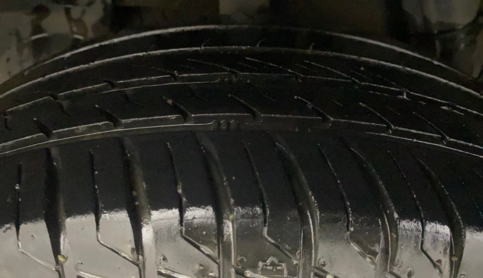 2018 Renault Duster 110 PS RXZ DIESEL, Diesel, Manual, 54,100 km, Right Rear Tyre Tread