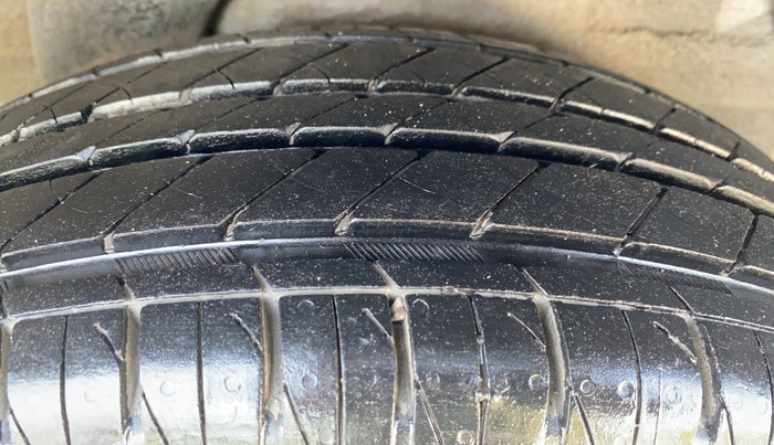 2013 Hyundai i20 SPORTZ 1.2, Petrol, Manual, 35,215 km, Left Rear Tyre Tread