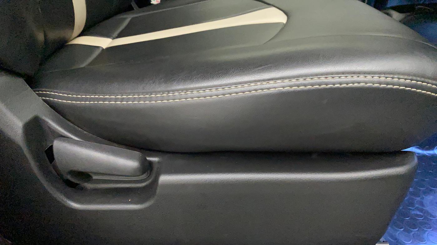 2017 Maruti Wagon R 1.0 LXI CNG, CNG, Manual, 80,479 km, Driver Side Adjustment Panel