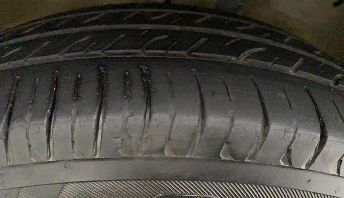 2017 Maruti Wagon R 1.0 LXI CNG, CNG, Manual, 80,479 km, Right Rear Tyre Tread