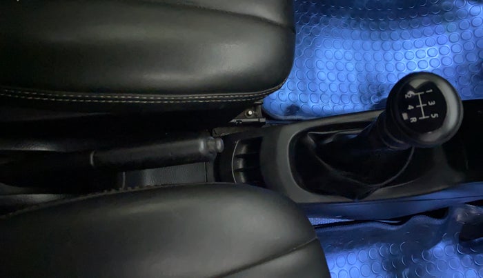2017 Maruti Wagon R 1.0 LXI CNG, CNG, Manual, 80,479 km, Gear Lever