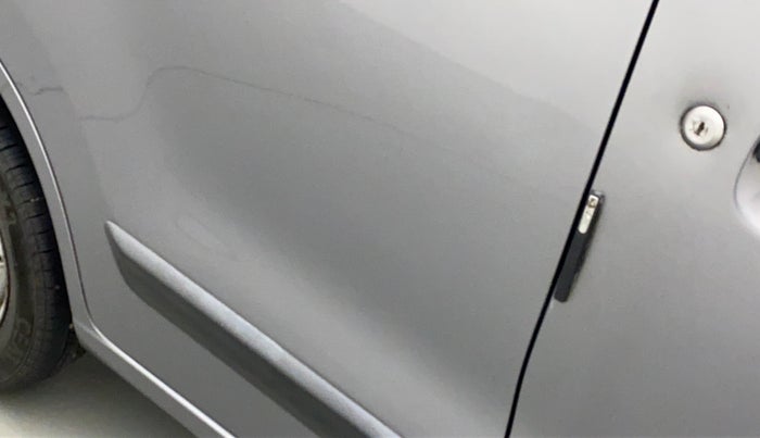 2017 Maruti Wagon R 1.0 LXI CNG, CNG, Manual, 80,479 km, Right rear door - Minor scratches