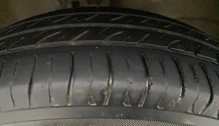 2017 Maruti Wagon R 1.0 LXI CNG, CNG, Manual, 80,479 km, Left Rear Tyre Tread