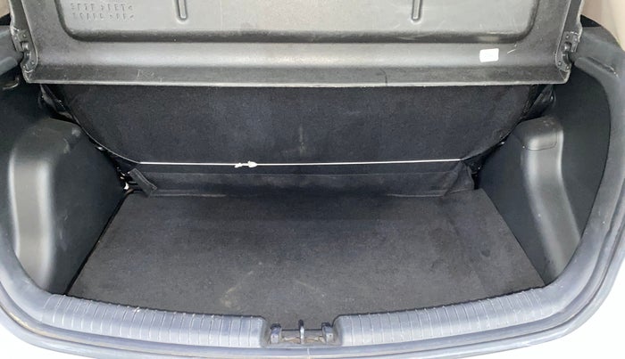 2017 Hyundai Grand i10 MAGNA 1.2 KAPPA VTVT, Petrol, Manual, 48,174 km, Boot Inside