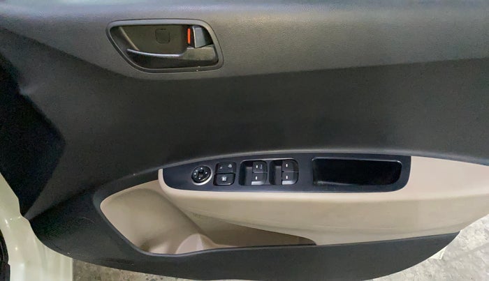 2017 Hyundai Grand i10 MAGNA 1.2 KAPPA VTVT, Petrol, Manual, 48,174 km, Driver Side Door Panels Control