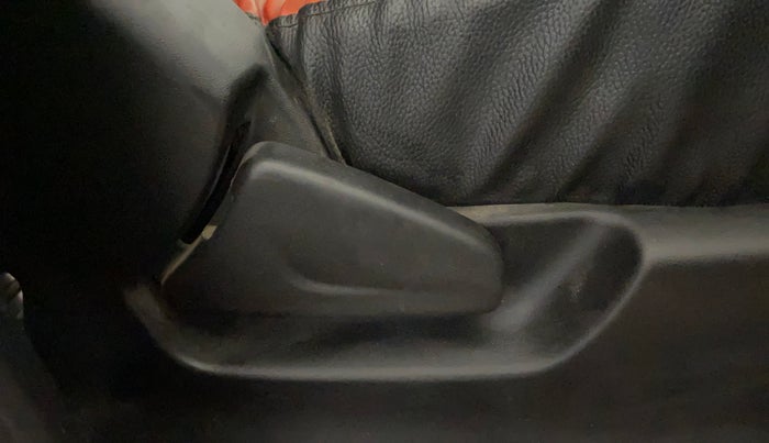 2017 Datsun Redi Go T(O) 1.0, Petrol, Manual, 34,713 km, Driver Side Adjustment Panel