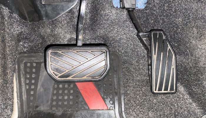 2023 Maruti Swift ZXI PLUS AMT DUAL TONE, Petrol, Automatic, 7,285 km, Pedals