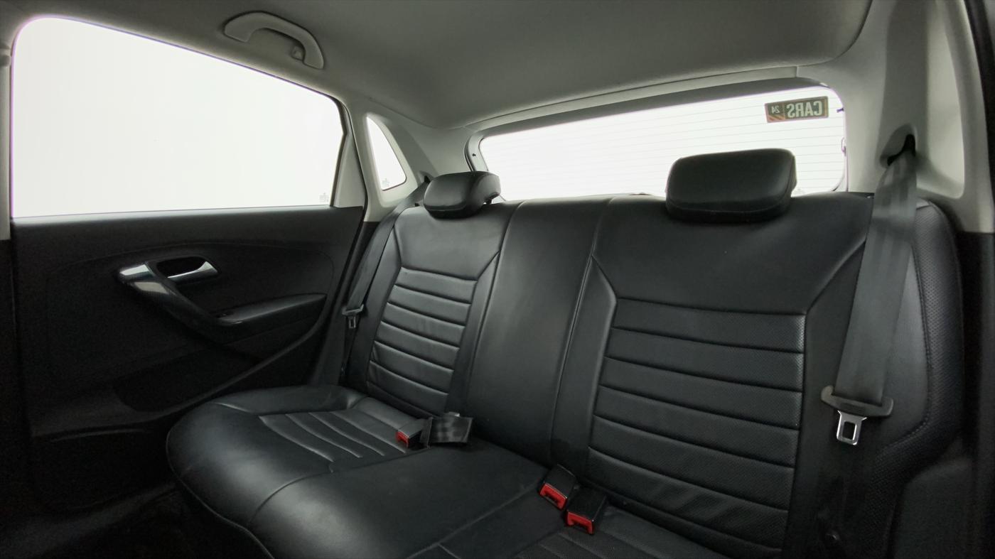 2017 Volkswagen Polo COMFORTLINE 1.2L, Petrol, Manual, 61,704 km, Right Side Rear Door Cabin
