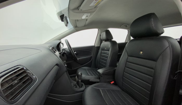 2017 Volkswagen Polo COMFORTLINE 1.2L, Petrol, Manual, 61,704 km, Right Side Front Door Cabin