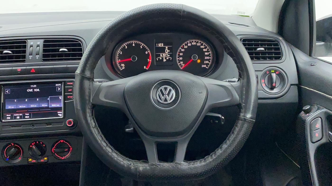 2017 Volkswagen Polo COMFORTLINE 1.2L, Petrol, Manual, 61,704 km, Steering Wheel Close Up