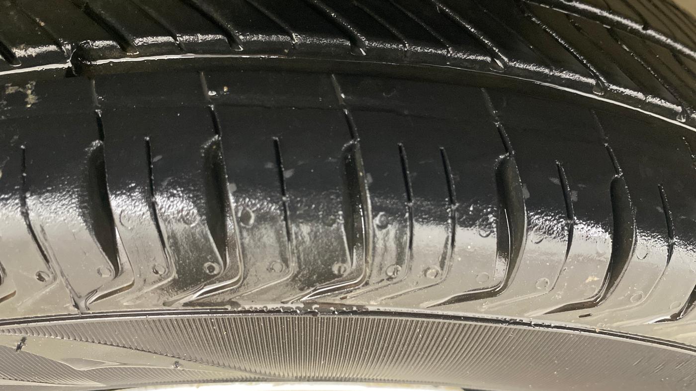 2022 Maruti Alto VXI PLUS, Petrol, Manual, 76,113 km, Left Front Tyre Tread
