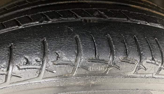 2018 Hyundai Elite i20 ASTA 1.2  CVT, Petrol, Automatic, 33,381 km, Right Front Tyre Tread