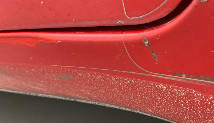 2011 Maruti Swift VXI, Petrol, Manual, 1,02,874 km, Left running board - Minor scratches