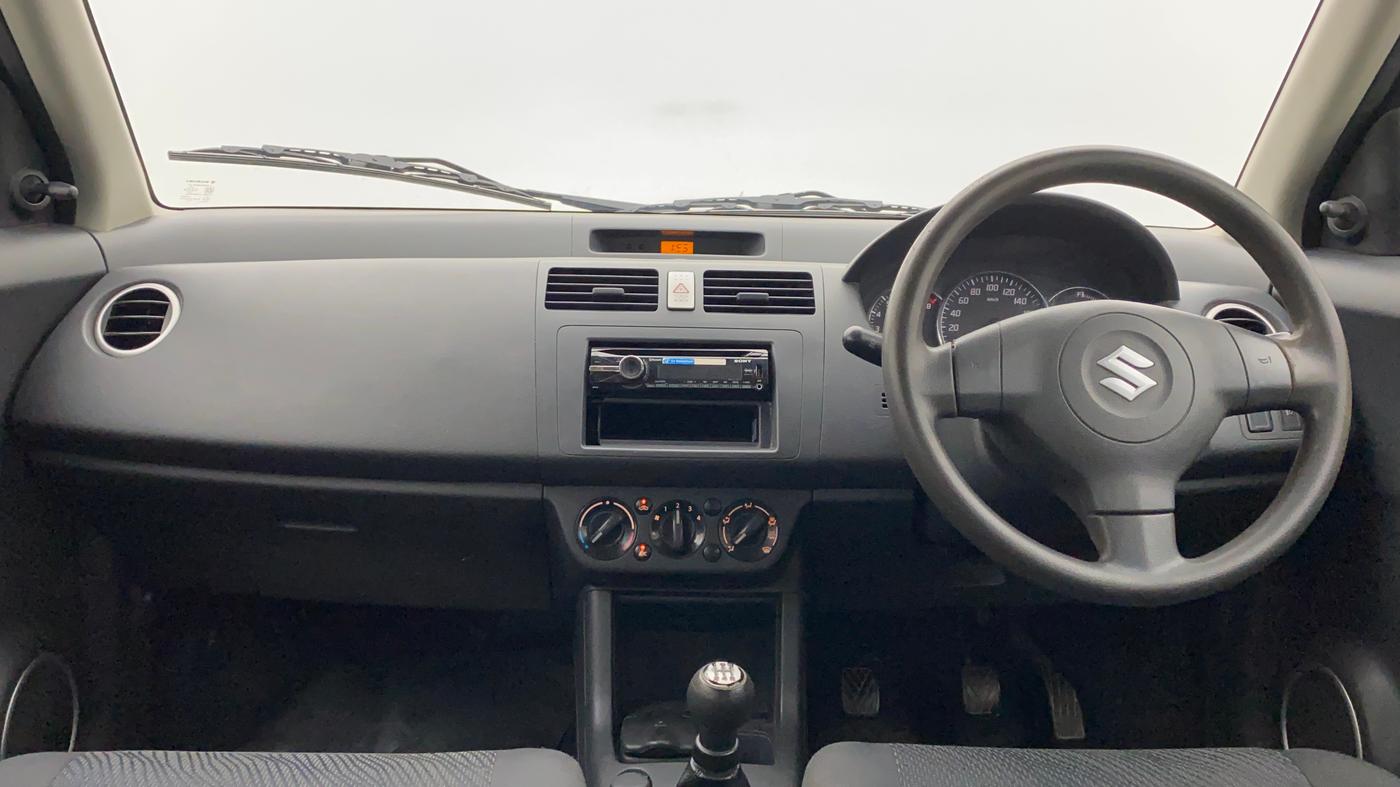 2011 Maruti Swift VXI, Petrol, Manual, 1,02,874 km, Dashboard
