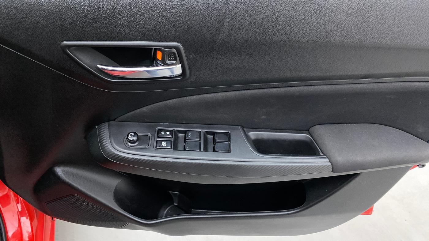 2021 Maruti Swift VXI, Petrol, Manual, 17,118 km, Driver Side Door Panels Control