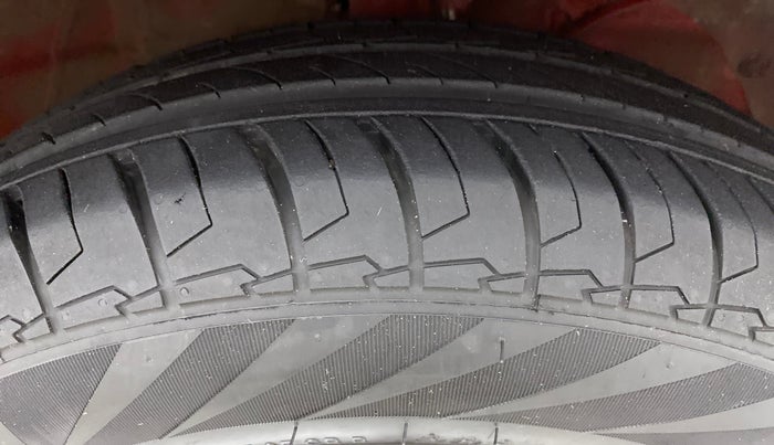 2021 Maruti Swift VXI, Petrol, Manual, 17,118 km, Right Front Tyre Tread