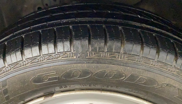 2015 Honda Brio E MT, Petrol, Manual, 14,424 km, Right Front Tyre Tread