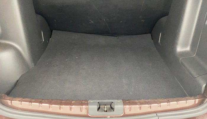 2019 Renault Duster RXS 1.5 PETROL MT, Petrol, Manual, 55,778 km, Boot Inside