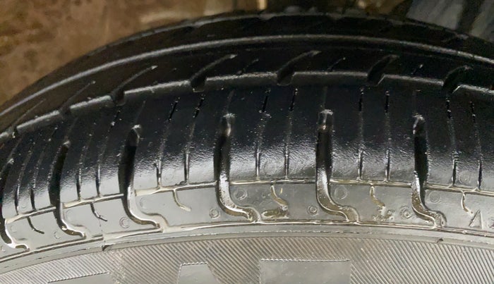 2019 Maruti New Wagon-R LXI CNG 1.0 L, CNG, Manual, 76,125 km, Right Front Tyre Tread