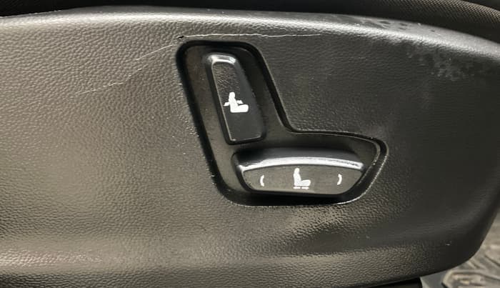 2020 MG HECTOR SHARP 1.5 DCT PETROL, Petrol, Automatic, 54,305 km, Driver Side Adjustment Panel