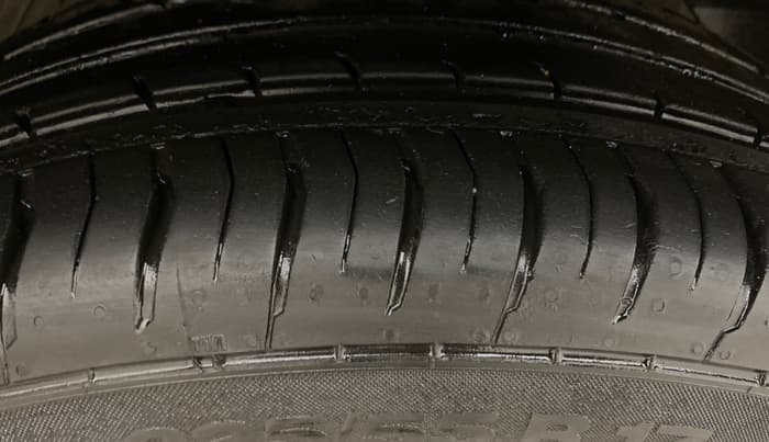 2020 MG HECTOR SHARP 1.5 DCT PETROL, Petrol, Automatic, 54,305 km, Right Front Tyre Tread