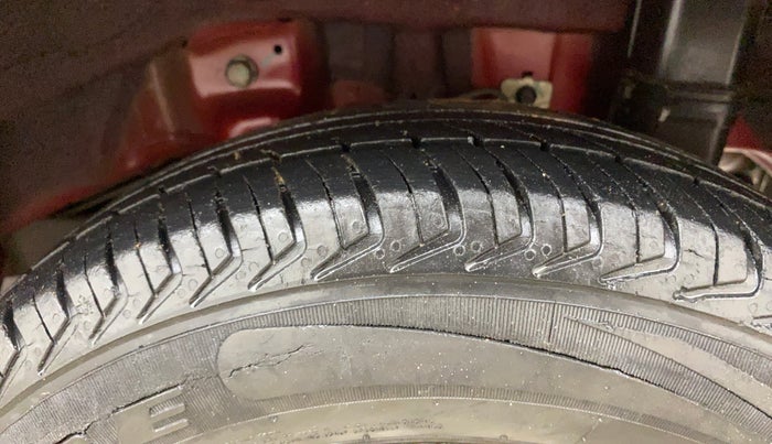 2016 Hyundai Eon ERA +, Petrol, Manual, 21,460 km, Left Rear Tyre Tread