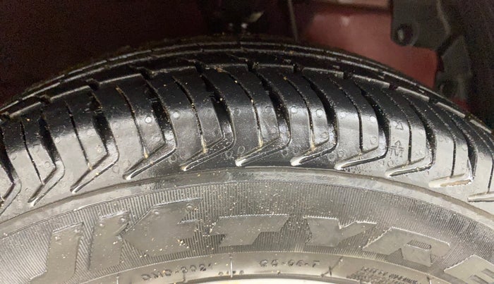 2016 Hyundai Eon ERA +, Petrol, Manual, 21,460 km, Right Front Tyre Tread