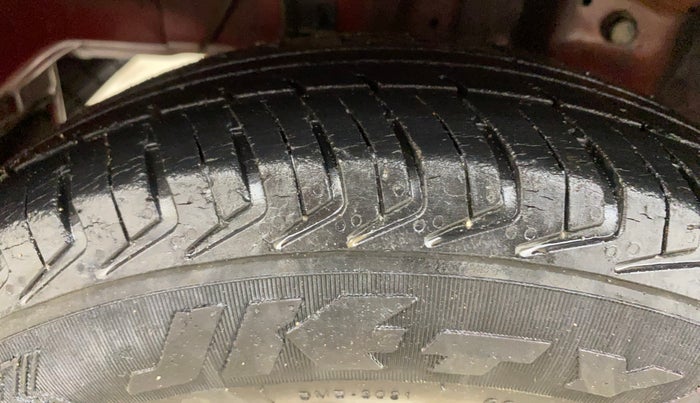 2016 Hyundai Eon ERA +, Petrol, Manual, 21,460 km, Right Rear Tyre Tread