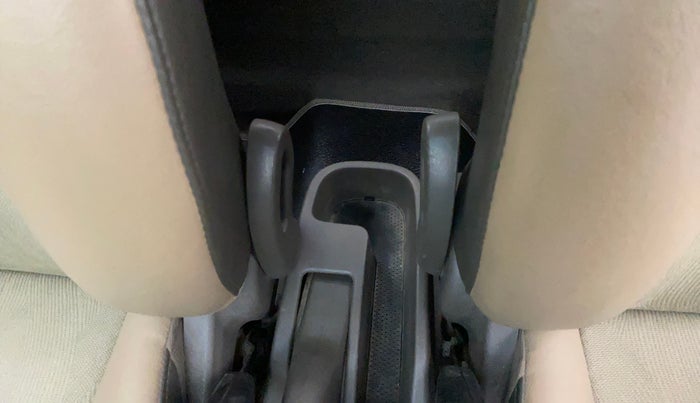 2016 Hyundai i10 SPORTZ 1.1, Petrol, Manual, 88,616 km, Driver Side Adjustment Panel