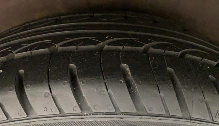 2016 Hyundai i10 SPORTZ 1.1, Petrol, Manual, 88,616 km, Right Rear Tyre Tread