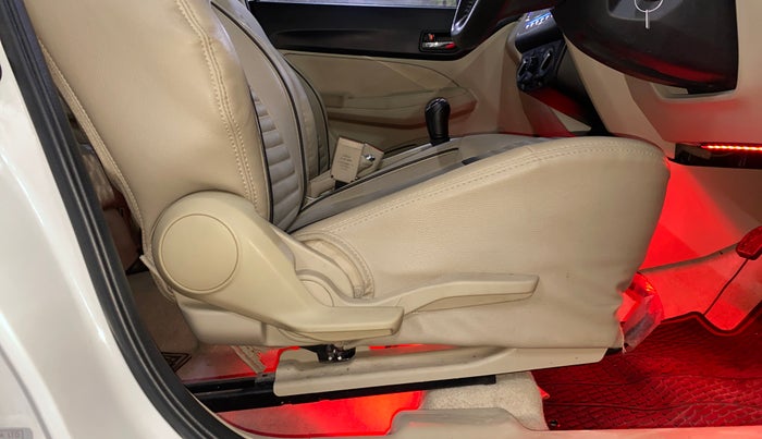 2022 Maruti Dzire VXI, Petrol, Manual, 18,794 km, Driver Side Adjustment Panel