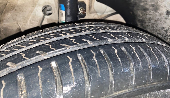 2022 Maruti Dzire VXI, Petrol, Manual, 18,794 km, Right Front Tyre Tread