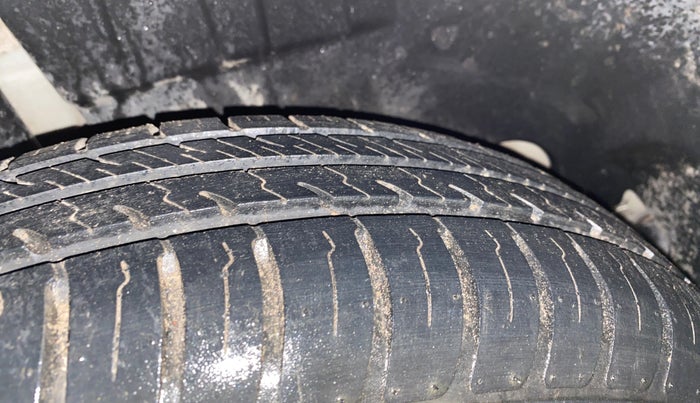 2022 Maruti Dzire VXI, Petrol, Manual, 18,794 km, Right Rear Tyre Tread