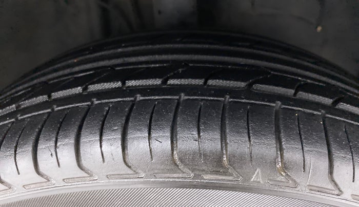 2018 Toyota YARIS G CVT, Petrol, Automatic, 68,950 km, Right Front Tyre Tread