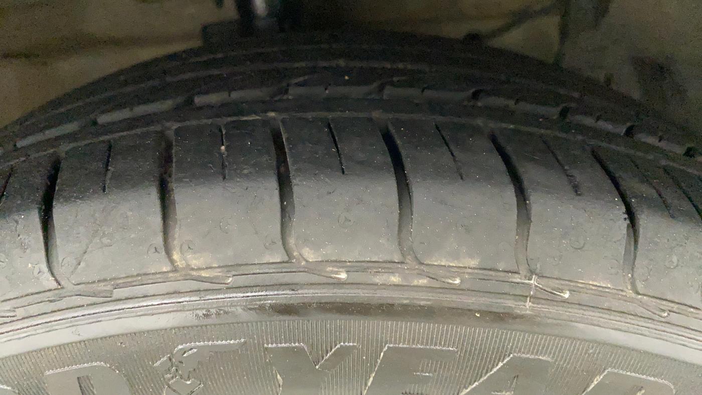 2016 Maruti Ciaz ZXI+, Petrol, Manual, 73,697 km, Right Front Tyre Tread
