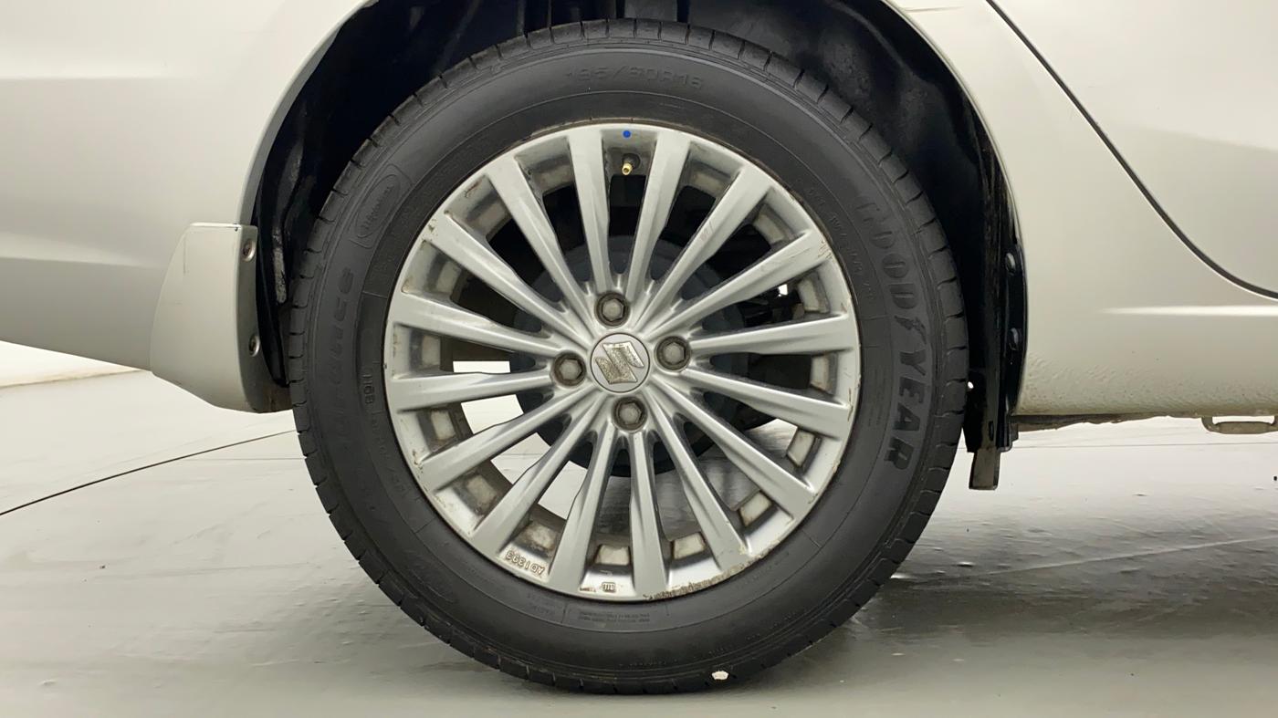 2016 Maruti Ciaz ZXI+, Petrol, Manual, 73,697 km, Right Rear Wheel