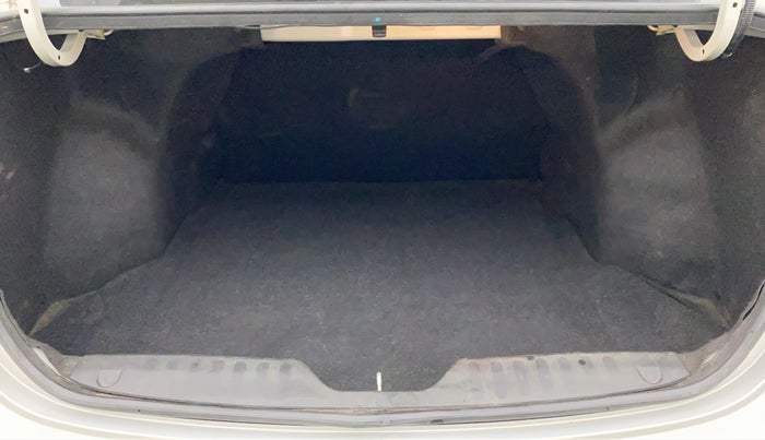 2016 Maruti Ciaz ZXI+, Petrol, Manual, 73,697 km, Boot Inside