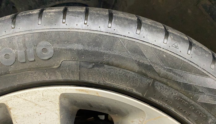 2015 Hyundai Elite i20 ASTA 1.2, Petrol, Manual, 82,516 km, Left front tyre - Minor crack